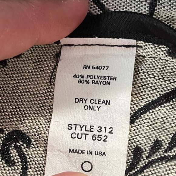 Cabi Eliza Tapestry Brocade Jacket sz 6 Paisley Floral Blazer 3/4 Sleeve Black - Picture 6 of 7